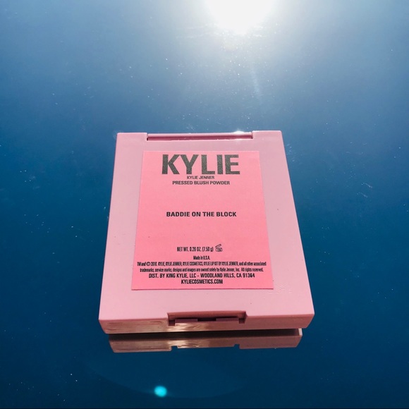 BADDIE ON THE BLOCK Kylie Blush Pressed Powder - Picture 6 of 11